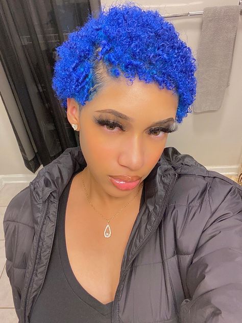 #twa #bluehaircolor #shorthairstyles #blackgirlshairstyles #curls Short Two Toned Hair, Short Blue Hair, Short Dyed Hair, Big Chop Natural Hair, Hair Color For Dark Skin, Finger Waves Short Hair, Dark Blue Hair, Twa Hairstyles, Shaved Hair Designs