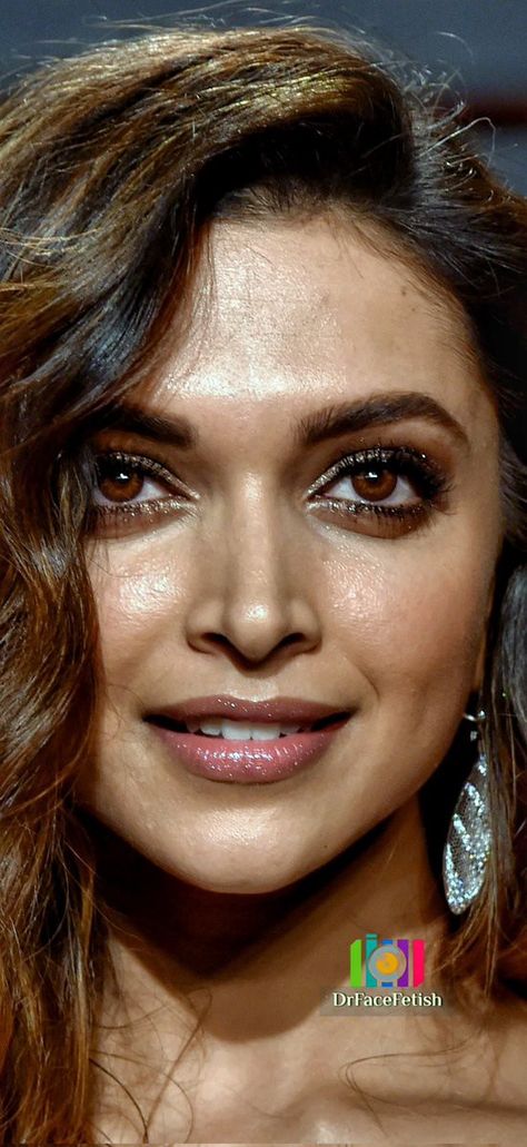 Many Faced God, Deepika Padukone Makeup, Nayanthara Hairstyle, Dipika Padukone, Deepika Padukone Style, Actress Hairstyles, Actress Without Makeup, Beauty Face Women, Actress Pics