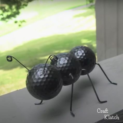 Easy Garden Decor, Ant Crafts, Golf Ball Crafts, Garden Globes, Garden Decor Projects, Wire Hanger, Garden Statue, Diy Garden Projects, Easy Garden