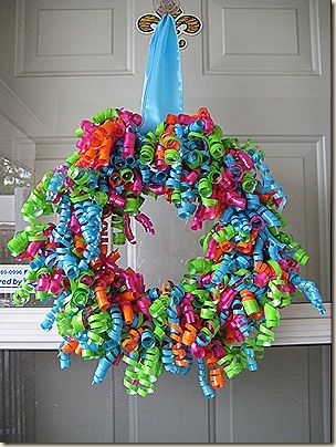 Good ideas for curly ribbon wreaths...great for birthdays, easter, etc.  Other ideas available also! Birthday Wreath, Colorful Wreath, Porte Decorate, Festa Party, Curling Ribbon, Ribbon Wreath, Wreath Crafts, Birthday Fun, Diy Wreath