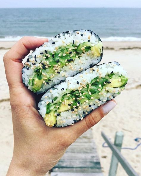 Sushi Sandwich Nori Sandwich, Sushi Ball, Shredded Cucumber, Carb Cycling Diet, Vegan Books, Easy Japanese Recipes, Sandwich Wraps, Cucumber Avocado, Vegan Sushi