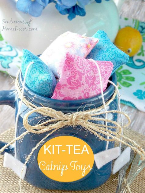 Kit Tea Catnip Toys - Sewing Tutorial. Fill with catnip for fun kitty toys.  sewlicioushomedecor.com Diy Catnip Toys, Katt Diy, Homemade Cat Toys, Diy Pet Toys, Catnip Cat, Diy Cat Toys, Catnip Cat Toy, Cats Diy Projects, Ideal Toys