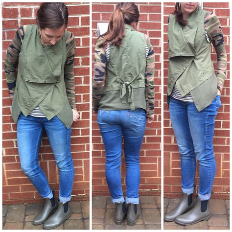 Taupe Rain Boots Outfit, Rainy Day Shoes For Work, Grey Rain Boots Outfit, Green Rain Boots Outfit, Raining Day Outfit Spring, Short Rainboots Outfit, Rain Boots Outfit Winter, Short Rain Boots Outfit, Rainboots Outfit