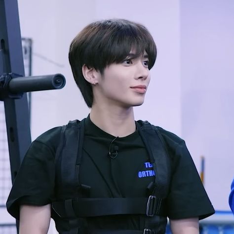 txt taehyun lq icon Taehyun Black Turtleneck, Da Go Nyang Txt, Taeyung Txt Icons, Taehyun Crop Top, Taehyun Icons Lq, Taehyun Txt Boyfriend Material, Taehyun Smile, Terry Txt, Taehyun Boyfriend Material