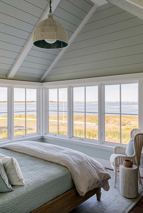 Step inside this New England seaside retreat with charming interiors New England Summer House, Relaxed Beach House, New England Beach House Aesthetic, Seaside House Interior, New England Beach House Interior, New England Coastal Aesthetic, New England Cottage Interiors, Seaside Cottage Aesthetic, Seaside Farmhouse