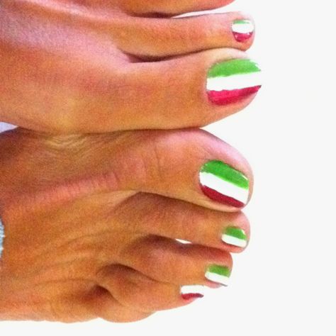 Italian flag nails Flag Nails, Italy Flag, Italian Flag, Saint Anthony, Pedicures, Beauty Stuff, Best Places To Travel, Nails Design, Toe Nails