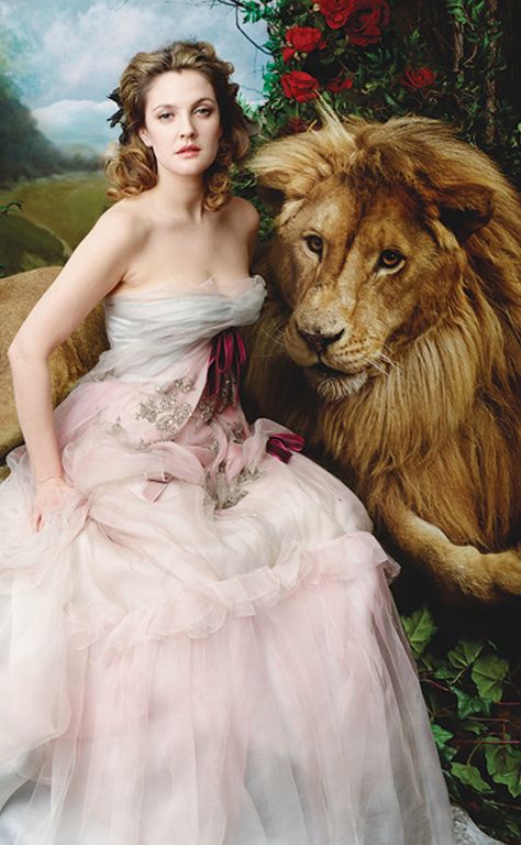 Beauty & the Beast - Drew Barrymore in Vogue Annie Leibovitz Photos, Dolores Costello, Annie Leibovitz Photography, Photography Concepts, Viviane Sassen, The Beauty And The Beast, Mode Editorials, Ellen Von Unwerth, Annie Leibovitz