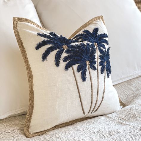 Cushion Embroidery Design Ideas, Beach House Hamptons, Cushion Covers Ideas, Royal Blue Design, House Hamptons, Beach Theme Pillows, Cushion Cover Pattern, Cushion Embroidery, Blue Cushion Covers