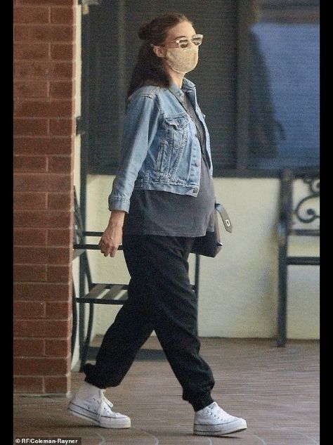 Rooney Mara Style, Converse Street Style, 90s Mall Goth, Urban Ninja, Pregnancy Style, Rooney Mara, Joaquin Phoenix, Urban Street Style, Urban Street