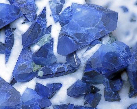 Benitoite | Locality: Benitoite Gem mine, New Idria district… | Flickr Hnk Oc, Fire Home, Italian Majolica, Gem Mining, Air Fire, Oc Design, Natural History Museum, History Museum, Gems And Minerals