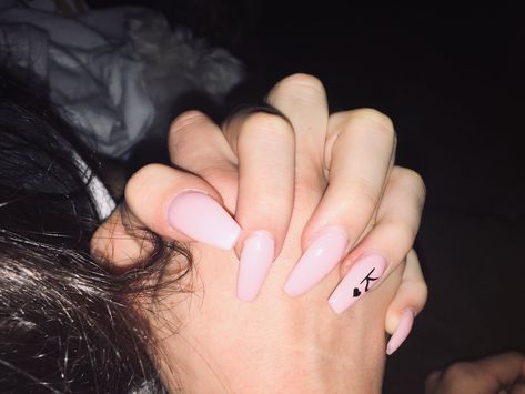 boyfriend initials Nails With Initials, Acrylic Nails Coffin Ombre, What Are Acrylic Nails, Plain Acrylic Nails, Boyfriend Initials, Wedding Acrylic Nails, Unghie Sfumate, Nails Valentines, Purple Acrylic Nails