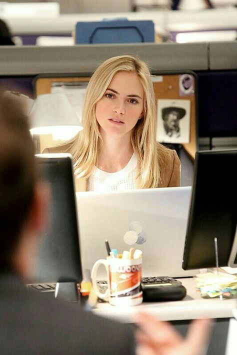 NCIS ❤ Ellie Bishop Ncis, Emily Bishop, Ellie Bishop, Emily Wickersham Ncis, Emily Wickersham, Lisa Kelly, Liz Lemon, Csi Las Vegas, Chris O’donnell