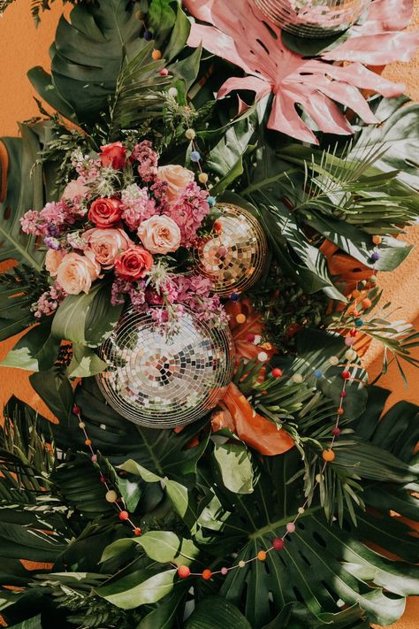 Disco Ball Tropical, Wedding Table Tropical, Tropical Disco Theme, Tropical Disco Party, Tropical Disco Wedding, Disco Wedding Theme, Disco Jungle, Tropical Disco, Desert Disco