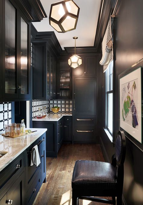 Butler pantry pendant lights Uncluttered Kitchen, Kitchen Lighting Design, Butler’s Pantry, Butlers Pantry, Dark Kitchen, Cabinetry Design, Butler Pantry, Galley Kitchen, Dark Kitchen Cabinets