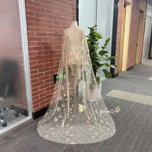 Veil Sparkle, Veil Color, Cape Veil, Layered Veil, Lotus Root, Pendants Gold, Wedding Veil Accessories, Gold Lotus, Sequin Wedding