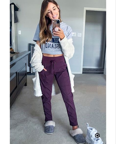 Lululemon Jogger Dupes- only $32 vs. $98! TTS, wearing an XS, comes in tons of colors! Links in LTK #lululemon #dupes #dupe #styleblogger #bloggerstyle #amazon #founditonamazon #amazonfashion #amazonstyle #comfystyle #jogger #affordablestyle #LTKunder50 #LTKstyletip #LTKfit @liketoknow.it #liketkit http://liketk.it/30z0y Lulu Lemon Studio Pants Outfit, Lululemon Joggers Outfit, Lululemon Jogger Outfit, Lulu Lemon Joggers, Lululemon Dance Studio Pants Outfit, Lulu Joggers, Lululemon Dance Studio Jogger, Jogger Pants Outfit, Albion Fit