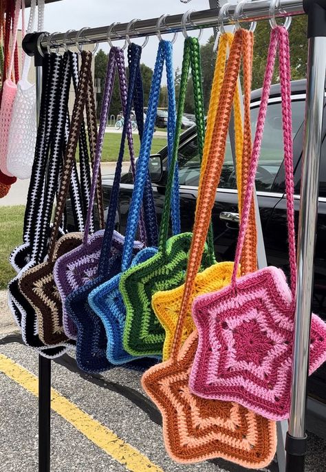 50+ Best Crochet Hand Bags Pattern Ideas 2024 Crochet Star Bag Pattern Free, Sunflower Granny Square Pattern, Crocheted Star, Sunflower Granny Square, Lily Bag, Star Bag, Pattern Home Decor, Bags Pattern, Granny Square Pattern