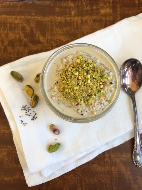 Baklava Overnight Oats, Overnight Chia Oatmeal, Overnight Steel Cut Oats, Steel Cut Oats Overnight, Pistachio Cardamom, Med Diet, Steel Cut Oats, Star Food, Healthy Oatmeal