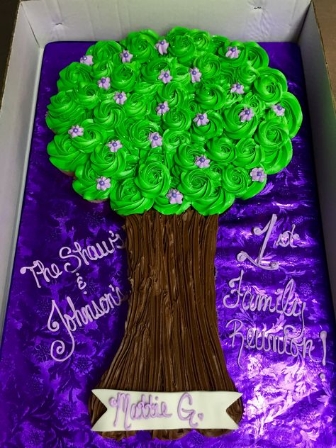 Family Reunion Family Tree Cupcake Pull Apart Family Reunion Cakes, Cupcake Pull Apart, Cupcakes Ideas, Mom's Birthday, Family Trees, Cupcake Ideas, Pull Apart, Random Pictures, Cupcake Party