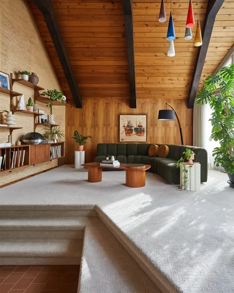 Sunken living room steps and wood ceiling. 60s Home, 70s Interior, 70s House, Mcm House, 70s Home, Mid Century Home, Mid Century Modern Home, Century Home, Home Vibes