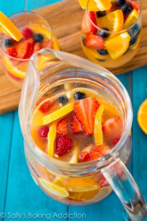 Champagne Sangria, Pineapple Sangria, Moscato Sangria, Sparkling Sangria, Fruit Sangria, Unique Cocktail Recipes, Strawberry Sangria, Pitcher Drinks, Sangria Wine