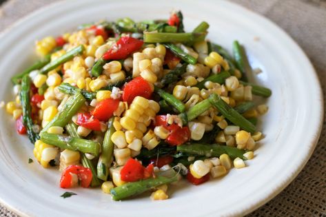 Summer Corn Salad with Asparagus Recipe | Allrecipes Lobster Side Dishes, Southern Potluck, Elote Salad, Salad With Asparagus, Potluck Dessert, Vinegar Coleslaw, Charred Corn, Lobster Dishes, Grilled Corn Salad