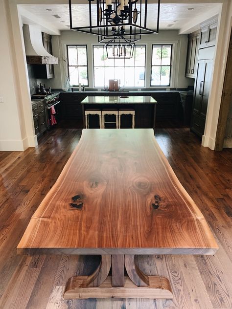 Live Edge Table Dining Rooms, Farmhouse Industrial Kitchen, Live Edge Kitchen Table, Modern Farmhouse Industrial, Maple Dining Table, Live Edge Tables, Wooden Dining Table Designs, Wood Resin Table, Wood Dining Room Table