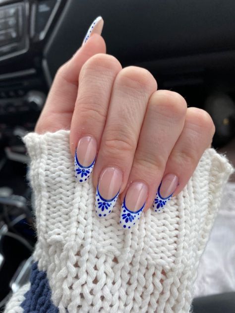 Nails For Italy, European Summer Nails, Italian Nails Trends, Spanish Tile Nails, Barcelona Nails, Mediterranean Nails, Europe Summer Nails, Trip Nails, Clase Azul Nails