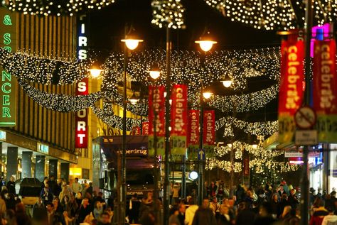 Newcastle's Christmas decorations have changed. But there is one big tradition Best Scenery, Attract People, Amazing Friends, Newcastle Upon Tyne, Great Food, Famous Brands, Christmas Magic, Newcastle, Fairy Lights