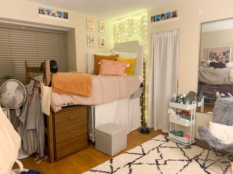 Mizzou Dorm, Dorm Planning, Dorm Room Inspo, Dorm Stuff, Dorm Sweet Dorm, Dorm Inspiration, Dorm Inspo, Dorm Room Inspiration, Dorm Ideas