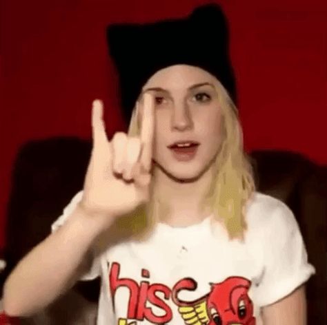 via GIPHY Paramore Gif, Hayley Williams Gif, Taylor York, Brain Chemistry, Hayley Williams, Paramore, Hot Topic, Animated Gif, Love Her