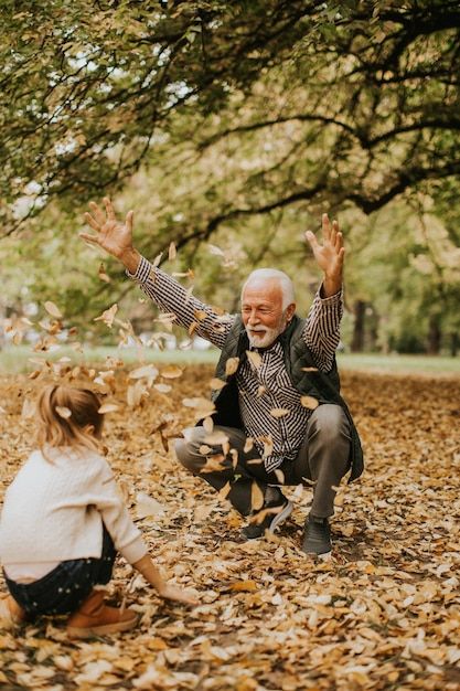 Grandparents Poses Photography, Grandpa Photoshoot Grandkids, Grandma Photoshoot With Grandkids Ideas, Grandfather And Grandson Photography, Family Photo With Grandma, Grandparent Photoshoot Grandkids Fall, Family Portraits With Grandparents, Spend Time With Family Aesthetic, Grandma And Grandkids Photoshoot