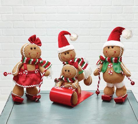 Sled Decor, Gingerbread Man Decorations, Gingerbread Family, Gingerbread Diy, Gingerbread Christmas Decor, Gingerbread Decorations, Gingerbread Ornaments, Snow Fun, Christmas Gingerbread Men