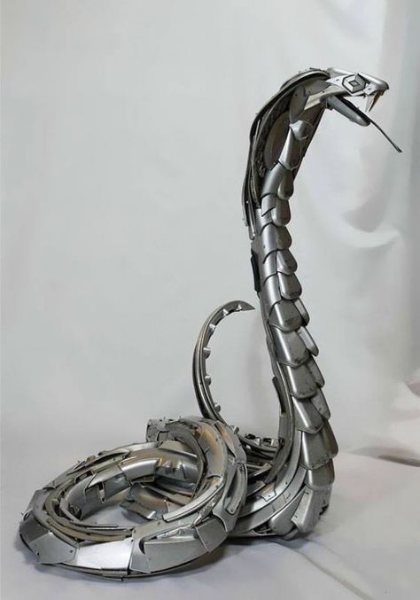 Ptolemy Elrington Old Car Parts, Steampunk Animals, Robot Animal, Metal Sculptures, Arte Robot, Sculpture Metal, Metal Art Sculpture, Recycled Art, Metal Art Projects