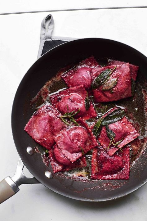 Double Beet Raviolis with Beet-Rosemary-Ricotta Filling - Love Beets Beet Ravioli, Beets Smoothie Recipes, Healthiest Vegetables, Fresh Pasta Recipes, Ricotta Filling, Pasta Casera, Ravioli Recipe, Beet Recipes, Make Food