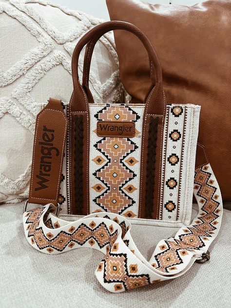 Wrangler Accessories, Western Purses, Looks Country, Southwestern Print, Brown Crossbody, Boho Purses, Crossbody Tote Bag, Mode Ootd, Small Tote