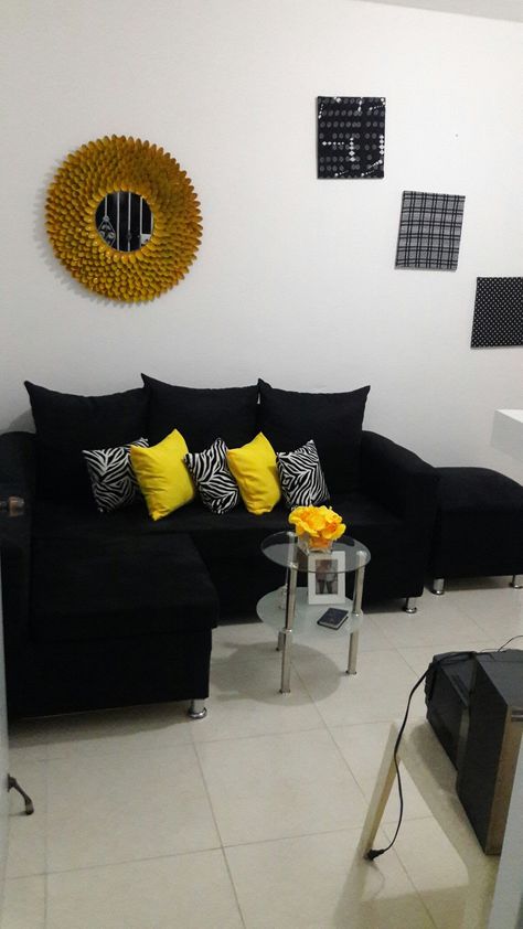 Black, white and Yellow Living room Black White And Yellow Interior, Black Sofa Decor Ideas Color Schemes, Black And White Sitting Room Ideas, Yellow And Black Living Room Decor, Black White And Yellow Bedroom, Black And Mustard Living Room, Black And Yellow Living Room Ideas, White And Yellow Living Room, Yellow Living Room Furniture