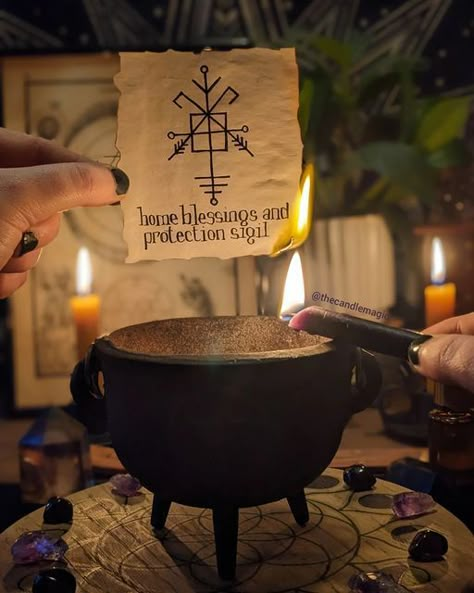 The Candle Magic / Alba Garcia on Instagram: "Home Blessings and Protection Sigil 🔥 I have activated this sigil, and it is ready to be used. You could draw it behind your home door, or place it somewhere in your front garden like drawing on a plant pot or hidden into your mail box, or you could also draw it with chalk under your doormat. Last Sunday my partner had a few unsettling signs that made us suspect she could have been the victim of a little hex and we realized that I didn't carry my Sigils For Front Door, Witch Home Protection, Pagan Ritual Aesthetic, Sigils To Put On Candles, Witch Craft Aesthetic, Pagan Home Protection, Create A Sigil, Mother Hecate, Front Door Protection Wicca