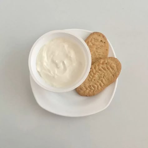 greek yogurt ; cereal cookies Food Calories List, Cereal Cookies, Diet Cookies, Drink Healthy, Healthy Food Motivation, Food O, Food Tasting, Food Recepie, Small Meals