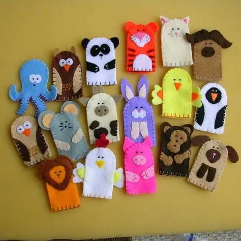 Looking Cute Toys Start With Soft Plush Animal Finger Puppets - HubPages Animal Finger Puppets, Finger Puppet Patterns, Felt Puppets, Baby Mobil, Felt Finger Puppets, Puppet Patterns, Felt Animal, Finger Puppets, Stocking Stuffer Gifts