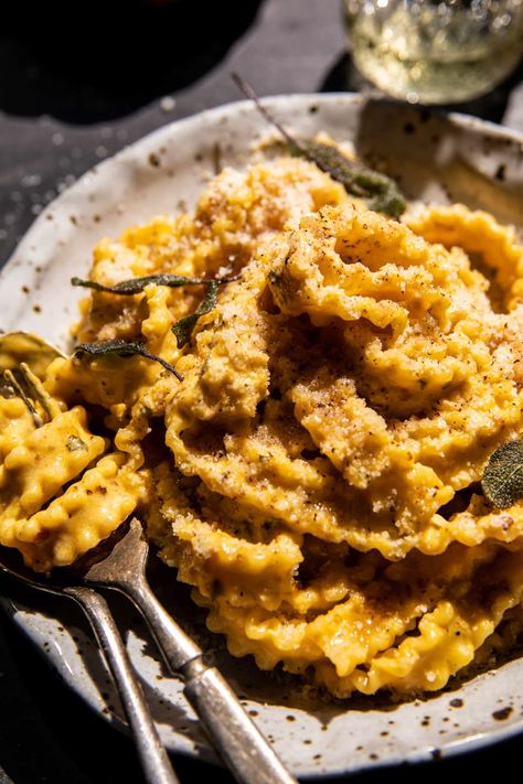 Brown Butter Pumpkin Pasta, Fall Risotto, Fall Pasta Dishes, Autumn Pasta Recipes, Sage Brown Butter, Fall Pasta, Half Baked Harvest Recipes, Pasta Alfredo, Pumpkin Sauce