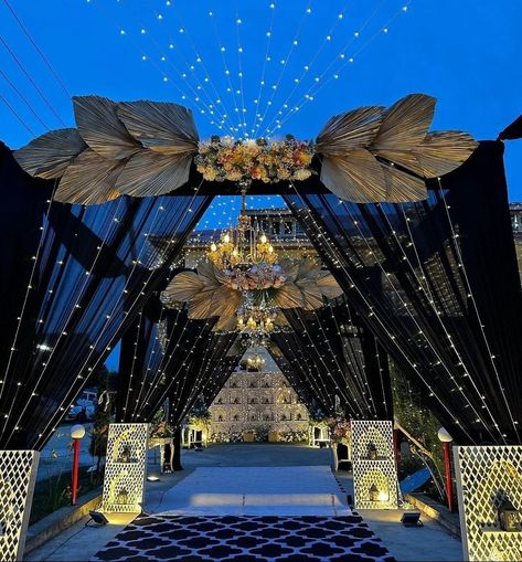 Mandap Decoration Entry Gate, Wedding Reception Gate Decoration, Sangeet Entrance Decor Outdoor, Sangeet Walkway Decor, Sangeet Entry Decor, Sangeet Pathway Decor, Event Entry Gate Design, Sangeet Entry Gate, Wedding Entry Gate Decoration