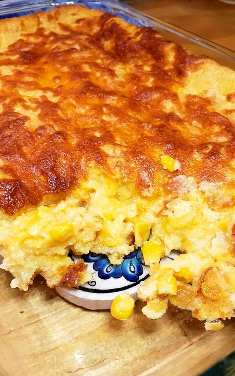 Sweet Creamed Corn, Creamed Corn Casserole, Sweet Cream Corn, Creamed Corn Casserole Recipe, Sweet Corn Casserole, Cornbread Pudding, Corn Pie, Cheesy Cornbread, Cream Corn Casserole