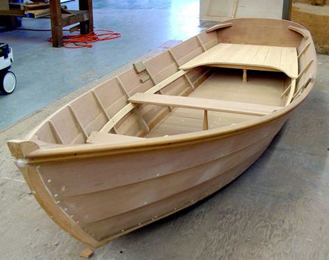 Wooden Boat Kits, Wood Boat Building, Freetime Activities, Navi A Vela, Plywood Boat, Build Your Own Boat, Wooden Boat Building, Wooden Boat Plans, Diy Boat