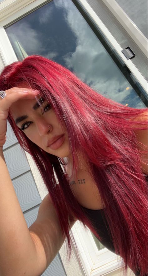 Dark Red Roots Light Red Ends, Red Hair Color Block, Color Rojo Pelo, Pelo Color Rojo, Red Hair Color Highlights, Red Hair Bright, Orange Hair Colors, Highlight Hair Ideas, Light Red Hair Color