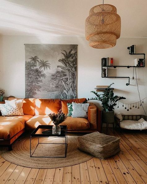 Apartamento New York, Velvet Couch Living Room, Bold Living Room, Orange Couch, Orange Sofa, Leather Sofa Living Room, Living Room Orange, Architecture Interiors, Living Room Sectional