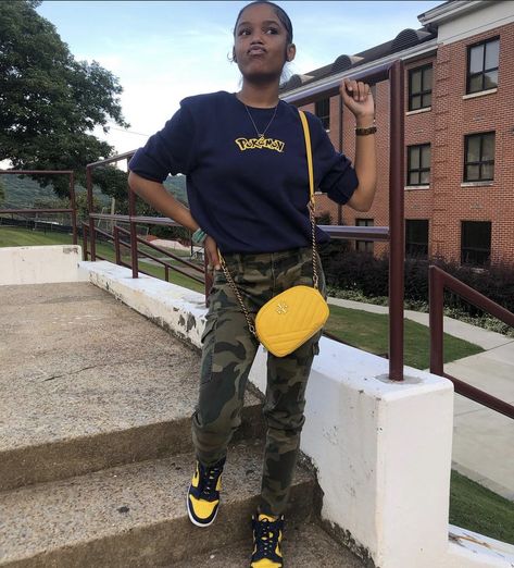 Black And Yellow Dunks Outfit, Outfits With Michigan Dunks, Yellow And Blue Dunks Outfit, Navy Blue And Yellow Dunks Outfit, Michigan Dunks Outfit Black Woman, Michigan Dunks Outfit Woman, Michigan Dunks Outfit, Yellow Dunks, Yellow Shoes Outfit