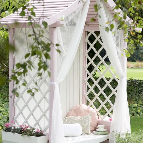 This garden decorating idea is perfect for our rainy summers! A pastel pink paint shade adds a decorative feel to this pretty but practical arbour. Garden Sitting Areas, Country Cottage Decor, Garden Arbor, Garden Wallpaper, Concrete Garden, Have Inspiration, Pink Garden, Garden Seating, Garden Structures