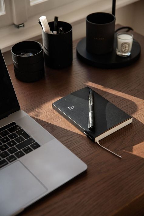 Oak Desk Setup, Black And White Study Aesthetic, Office Aesthetic Business, Nordic Interior Scandinavian, Minimalistic Home Office, Workspace Photography, Muji Storage, Podcast Aesthetic, Byredo Candle