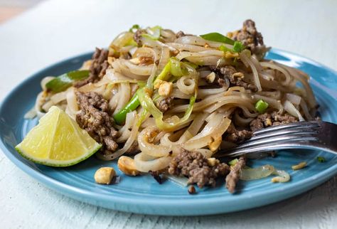 Beef Pad Thai Homemade Pad Thai Sauce, Best Pad Thai Recipe, Homemade Pad Thai, Asian Noodle Dishes, Pad Thai Sauce, Thai Beef, Thai Sauce, Pad Thai Recipe, Thai Noodles